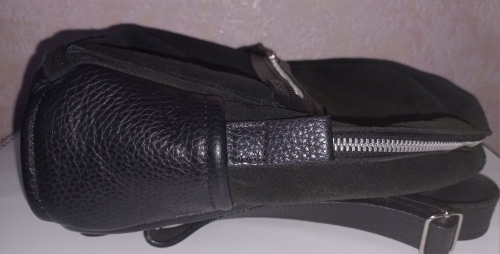 Жіночий рюкзак-сумка шкіряний