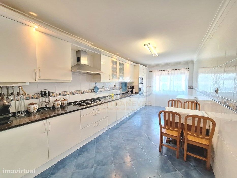 Apartamento T3, com Box, Alto da Mira