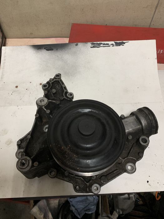 Насос водный (помпа) mercedes w204 c300