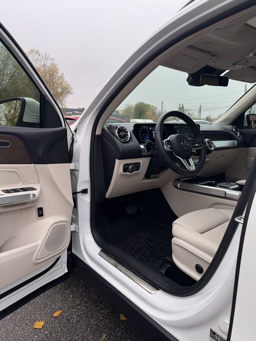 Продам  MERCEDES Benz GLB 250