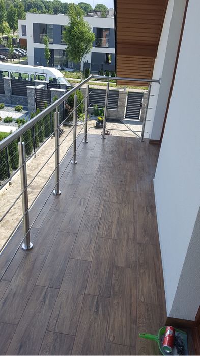 Balustrady balkonowe, tarasowe, schodowe spawane z stali nierdzewnej