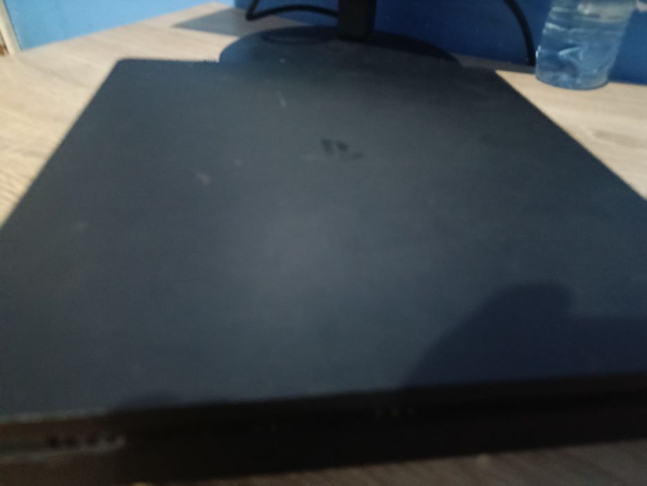 PS4 Slim Avariada