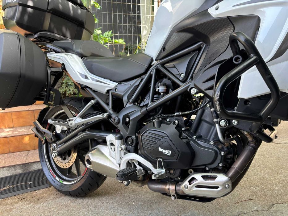 Benelli TRK 502 com kit malas
