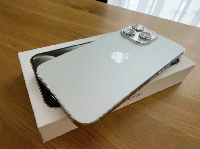 Apple iPhone 15 Pro Max 256gb pamieci 86% kondycji stan bardzo dobry