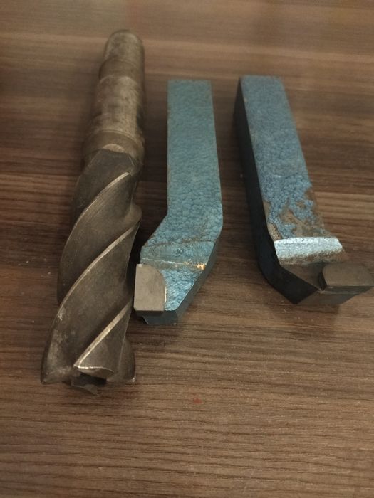 Токарні інструменти