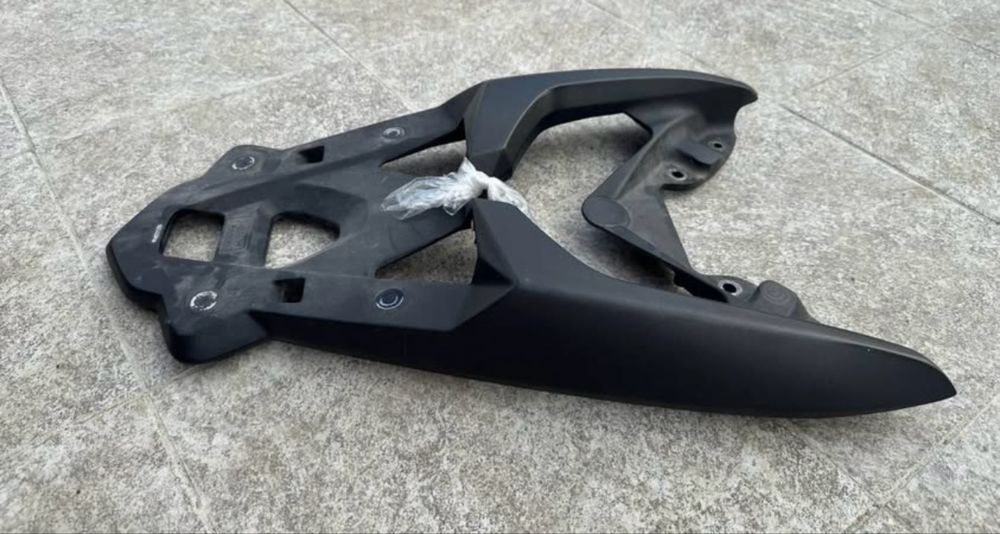 Suporte Yamaha  NMax de 2017 , para top case. ORIGINAL