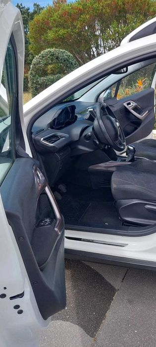 Peugeot 2008  1.6 hdi