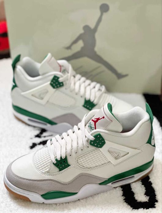 Jordan 4 Retro SB Pine Green R.40