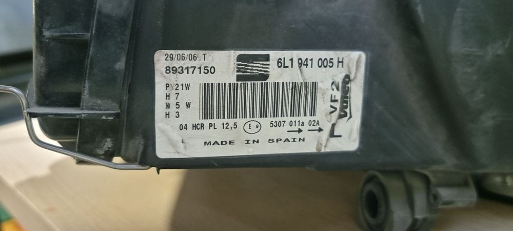 Farol dianteiro Seat Ibiza 6L