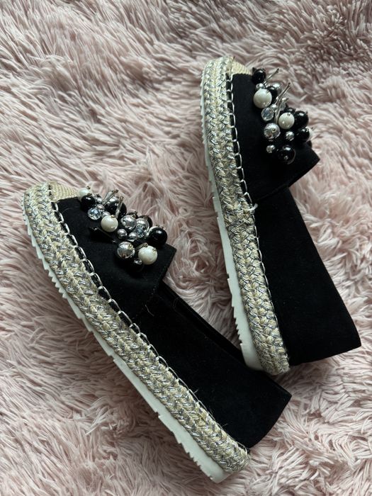 Czarne espadryle z ozdobnym przodem, rozmiar 40