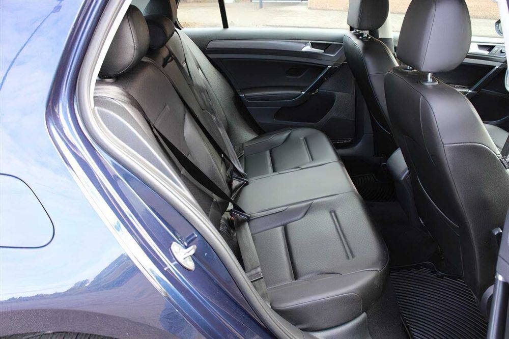 Volkswagen Golf      2018