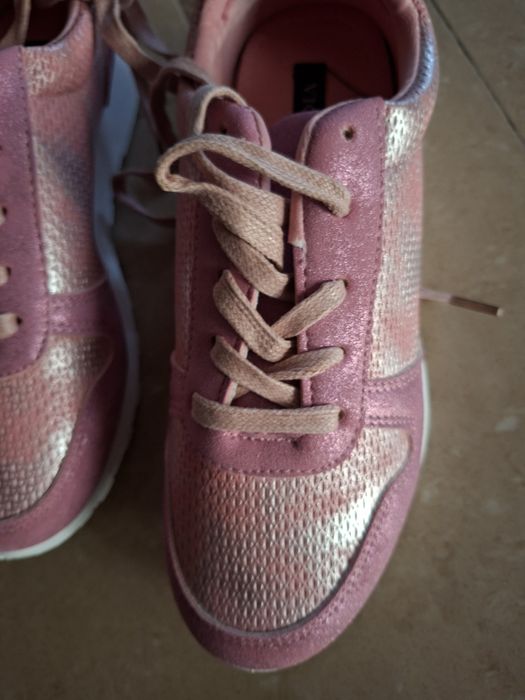 Buty sportowe rozmiar 37 nowe śliczne
