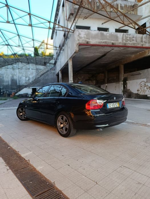 BMW 320d E90 163cv Auto. | Sedan | Muito Equipamento | Revisão Geral foto 2