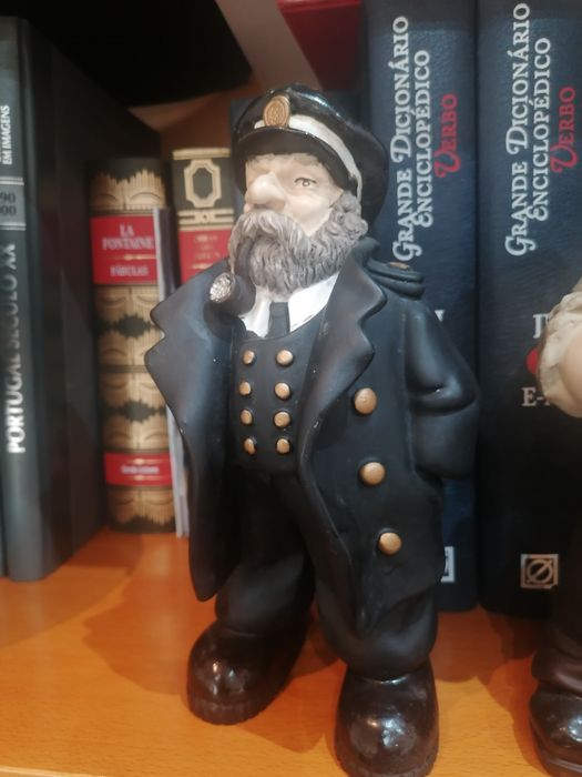 Estatuetas de marinheiros