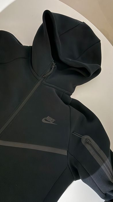 Dres Nike Tech Fleece – Bluza M / Spodnie S – Stan Idealny, Czarny