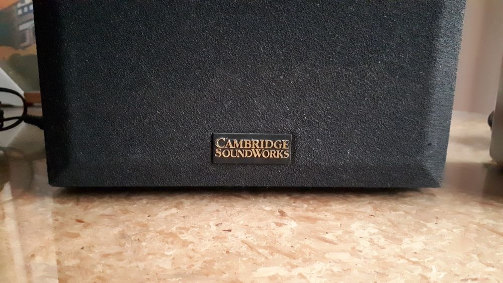 Colunas Cambridge Soundworks SW320 2.1 (excelente definição sonora)
