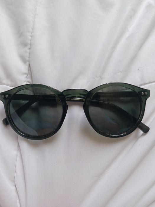 Oculos  escuros marca Meller