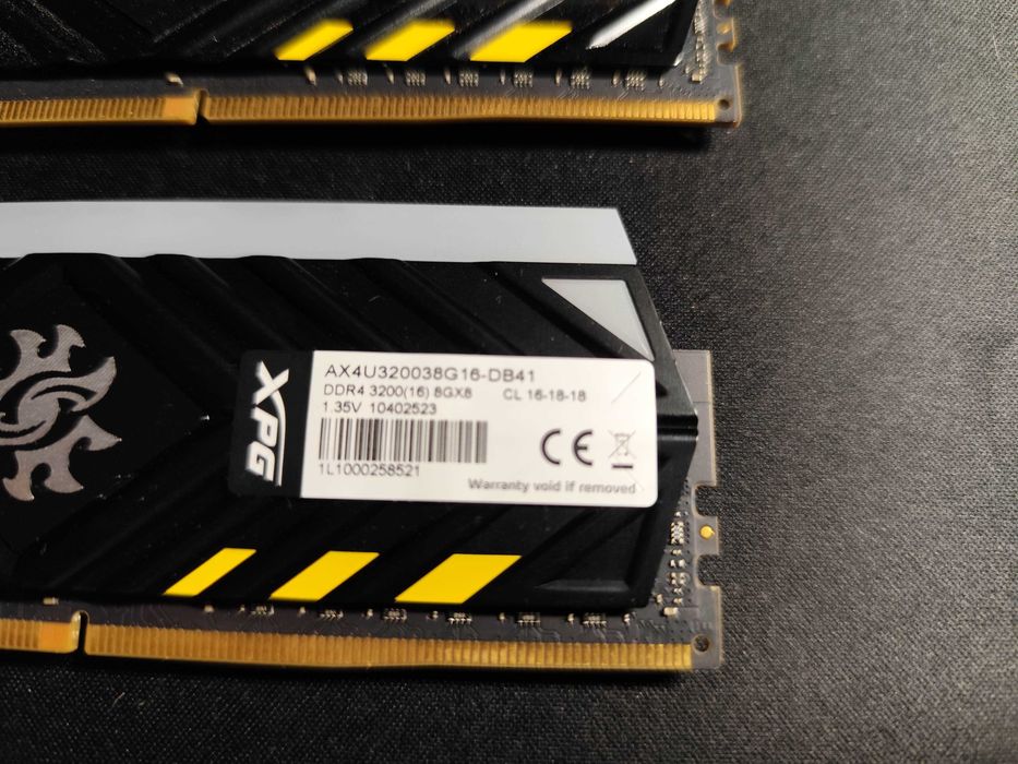 Memória RAM xpg 8GB DDR4 RGB 2X