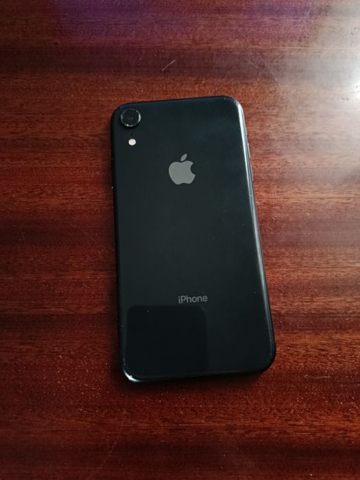 iPhone XR | 64 GB | 100%