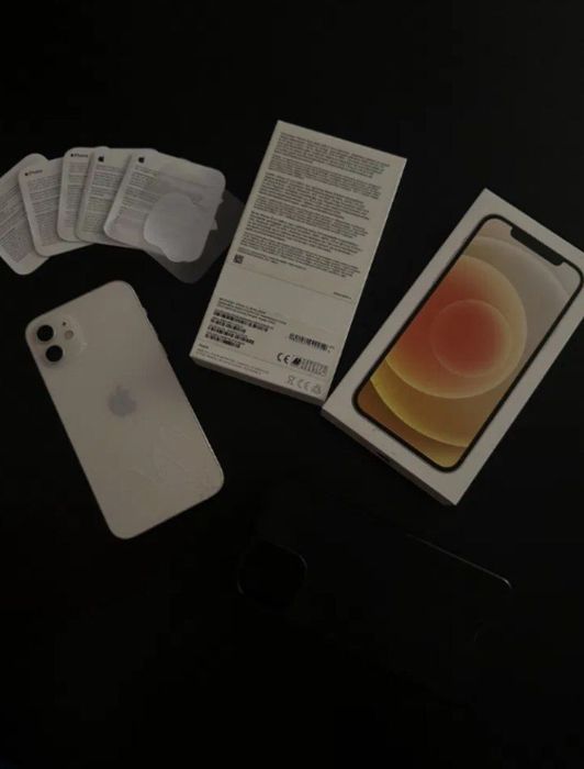 Продам айфон 12 новерлок