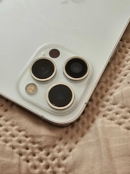 Iphone 12PRO MAX 256GB.  100% Bateria original.  Exelente.