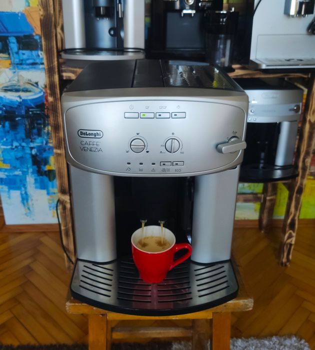 Кавомашина /кавоварка /кофемашина  Delonghi 2600 ECO з Німеччини ідеал