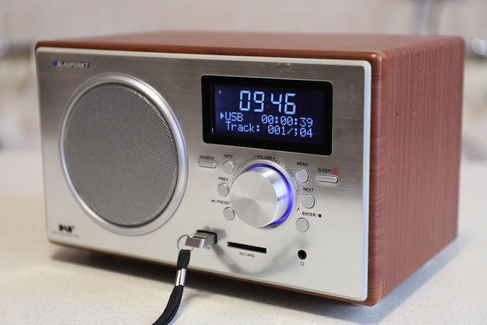 Blaupunkt  FM , USB , DAB +