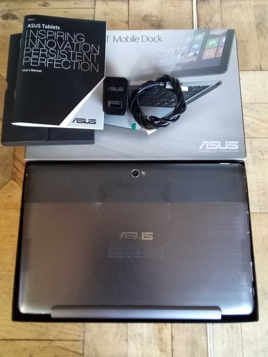 Планшет Asus TF600T + клавіатура