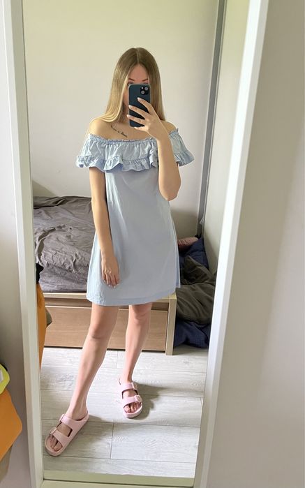 Krótka błękitna sukienka hiszpanka | Stradivarius | S / 36