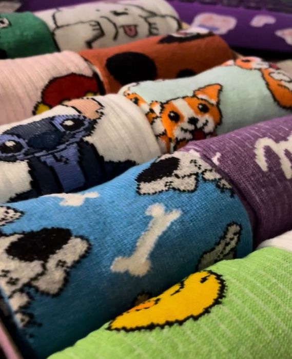 Sprzedam nowe skarpetki i rajstopy.