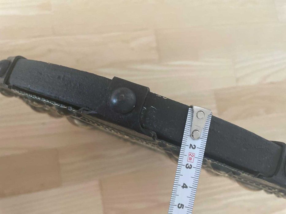 Solidne, drewniane lustro vintage z mosiężnymi zdobieniami