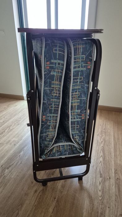 Summier/cama para uma pessoa