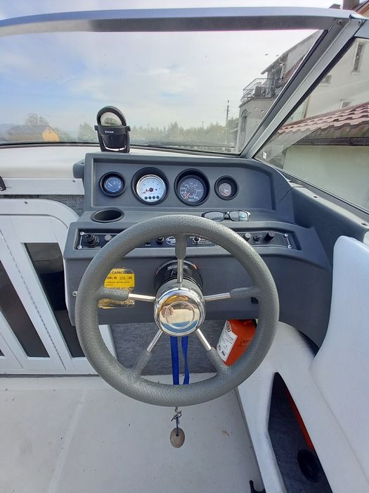 Łódź motorowa, motorówka kabinowa GOTOWA DO PŁYWANIA