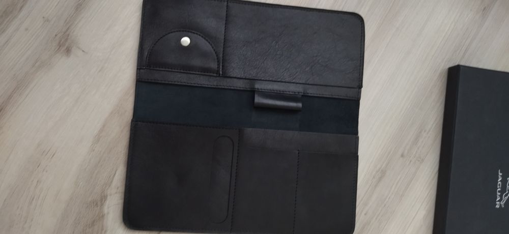 Продам новую кожаную визитницу