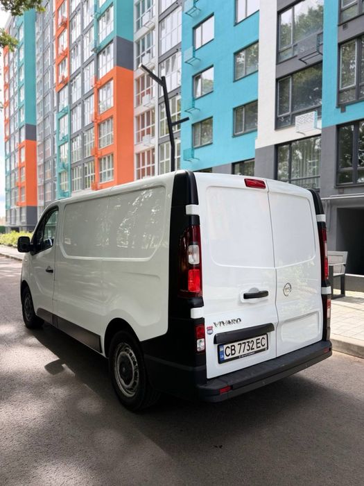 OPEL VIVARO вантажний, коротка база