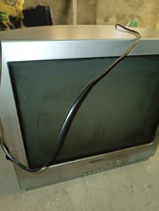 Продам телевизор
