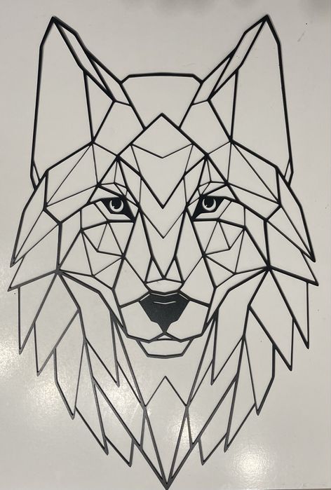 Geometryczny Wilk – Dekoracja Ścienna z Płyty HDF 58 × 39,5 cm