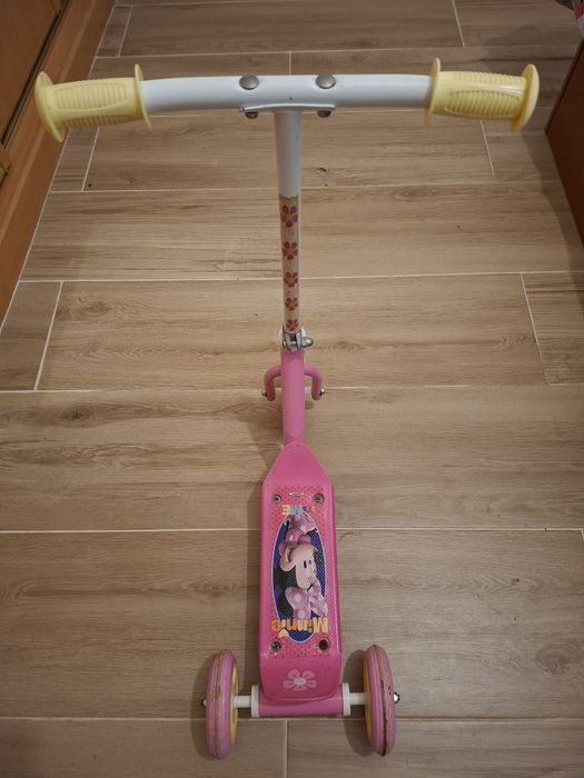 Trotinete Infantil Minnie Mouse 3 Rodas – Rosa (Até 20 kg)