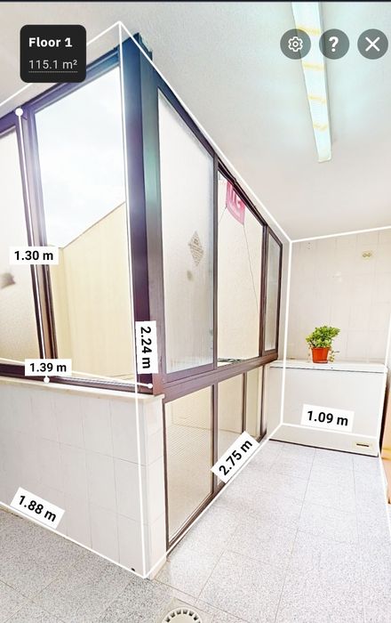 Caixilharia | Janelas alumínio com guardas