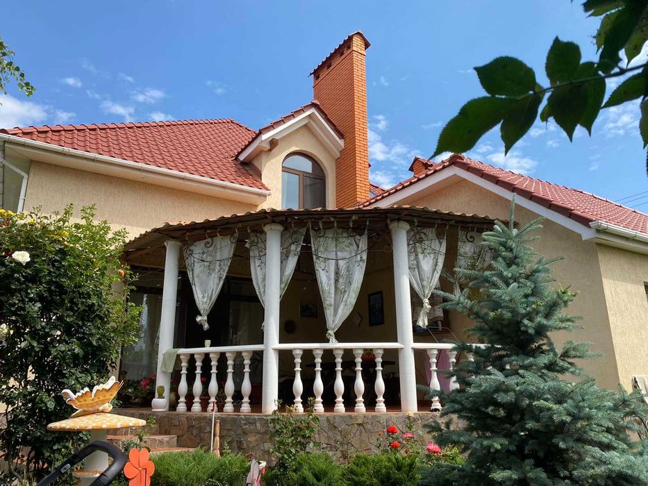 :) ЕКС продам будинок в с.Фонтанка 3 спальні кухня вітальня з меблями технікою 195 000 долл