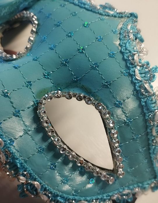 Карнавальна маска