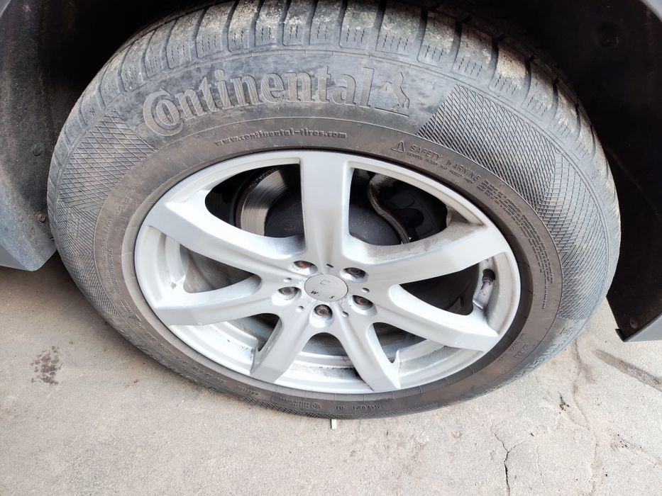 Зимова резина Continental 235/60/18