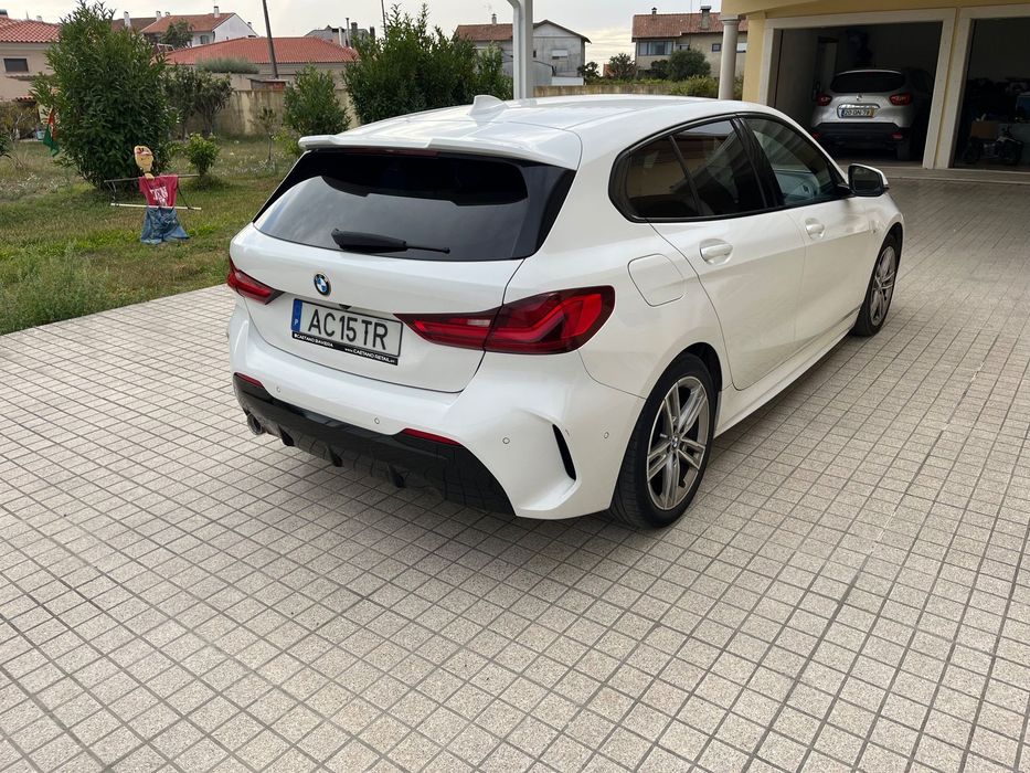 BMW 116 d Pack Desportivo M Auto foto 5