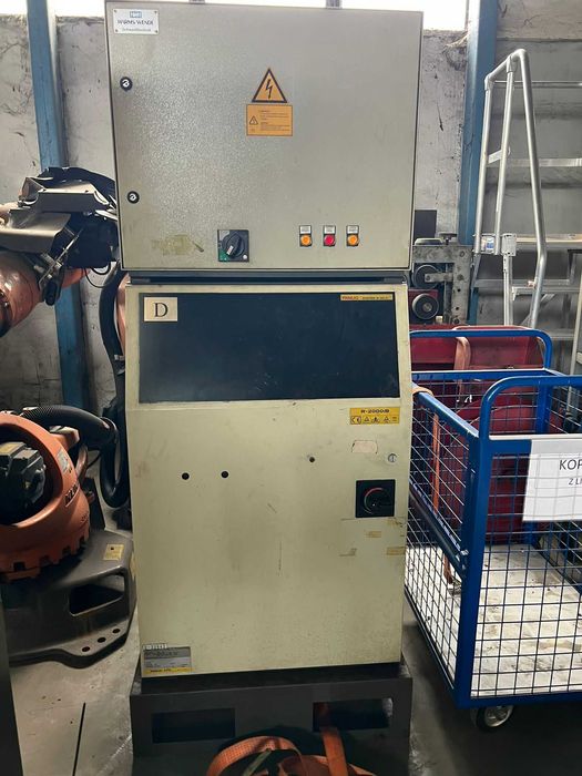 Robot przemysłowy FANUC R-2000iB 100P, R-2000iB 165F plus szafy