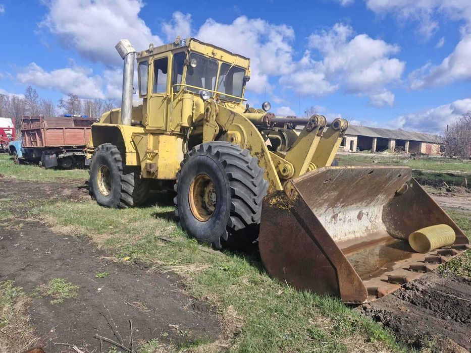 Фронтальний навантажувач К-702, погрузчик КІРОВЕЦЬ, К-700, з лопатою