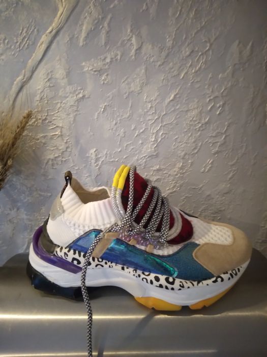 Кросовки женские