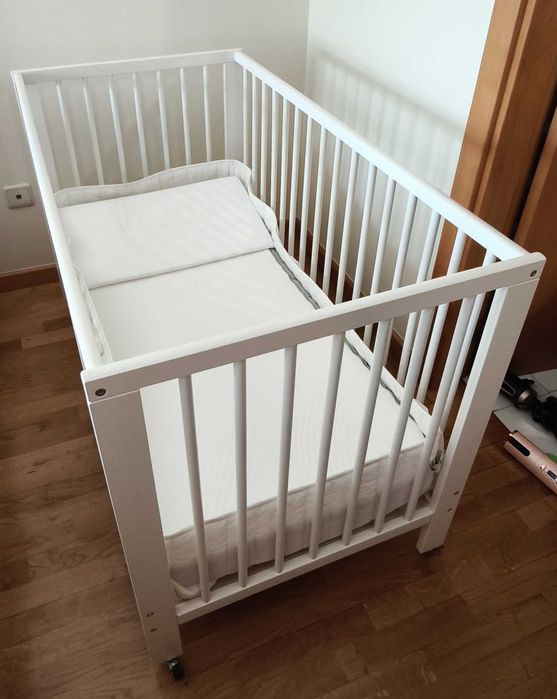 Berço bebé IKEA Gulliver com rodizios e posição intermédia