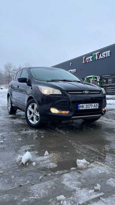 Автомобіль форд ескейп