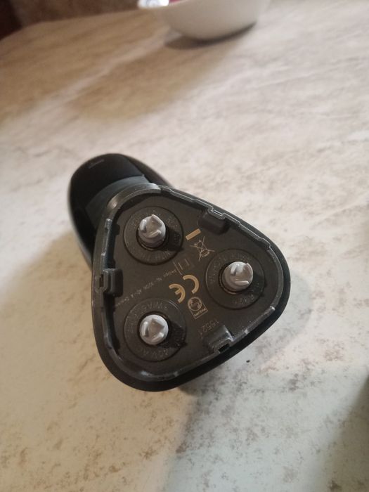 Продам бритву  Philips