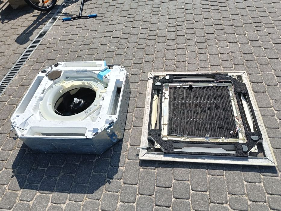 Toshiba RAV-SM804UTP-E - niekompletna jednostka wewnętrzna kasetonowa